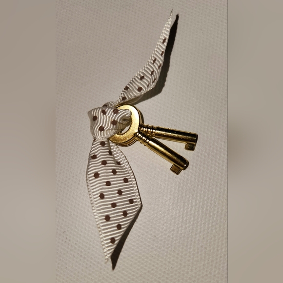 Set of two henri bendel replacement keys - Picture 1 of 1